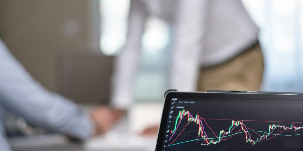 This article maps the 2026 AI landscape, showing why AI is now central to business and what risks come with rapid growth. It summarizes market size and fast gro...