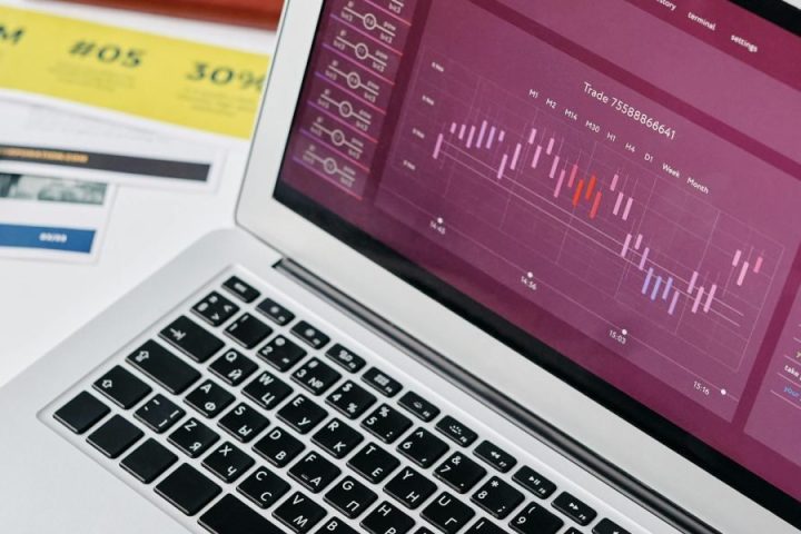 QA Analyst Data Analysis Skills to Catch AI Hallucinations