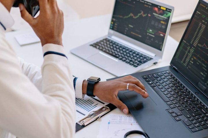 Free Data Analytics Certification to Catch AI Hallucinations